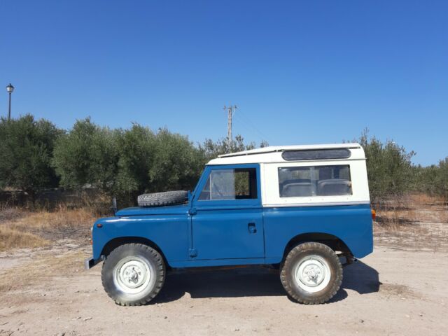 Land Rover Defender 1974 image number 14