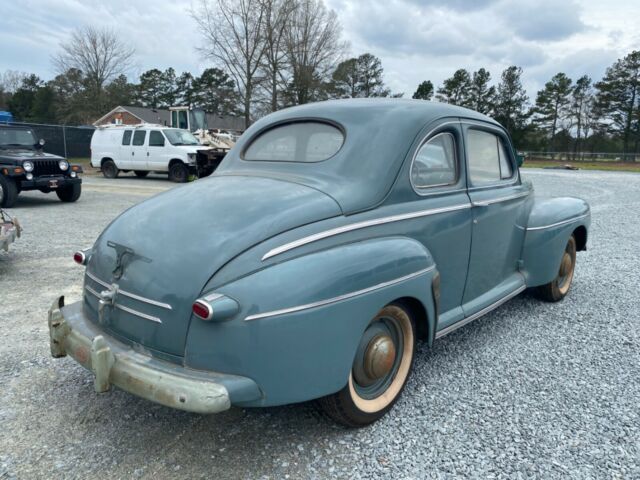 Ford Deluxe 1946 image number 29