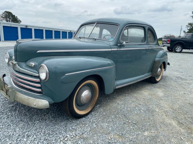 Ford Deluxe 1946 image number 3