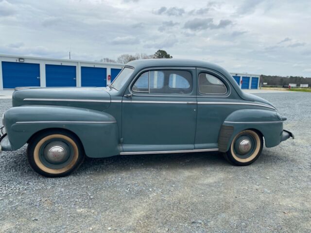 Ford Deluxe 1946 image number 4