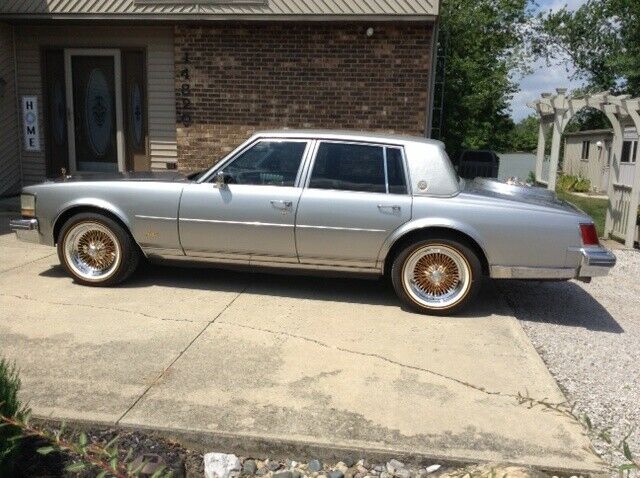 Cadillac Seville 1976 image number 0