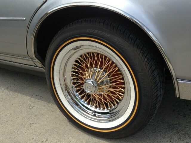 Cadillac Seville 1976 image number 2