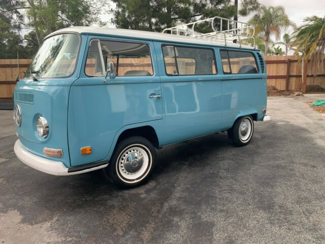 Volkswagen Bus/Vanagon 1971 image number 30