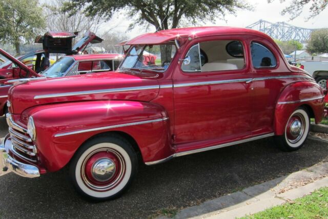 Ford Super Deluxe 1947 image number 14