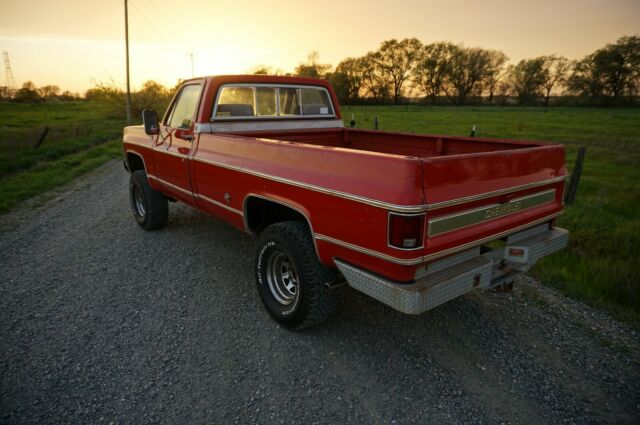 Chevrolet C/K Pickup 1500 1977 image number 1