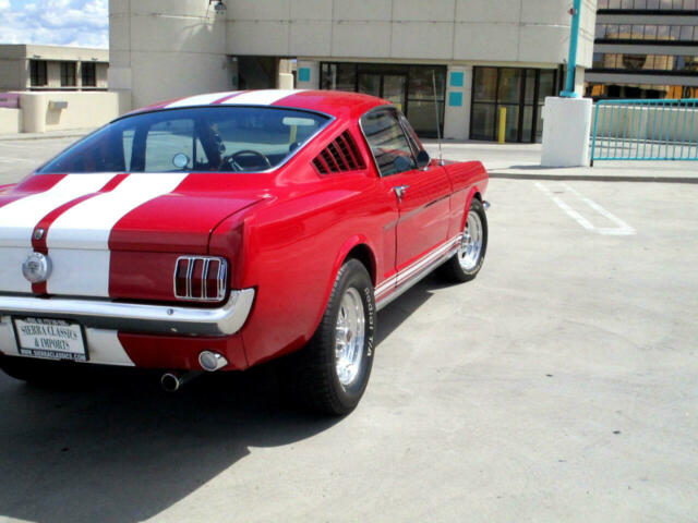 Ford Fastback 1966 image number 38