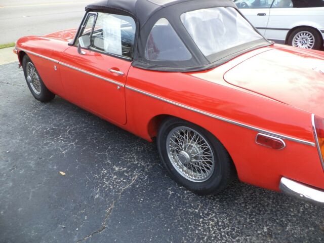 MG MGB 1971 image number 12