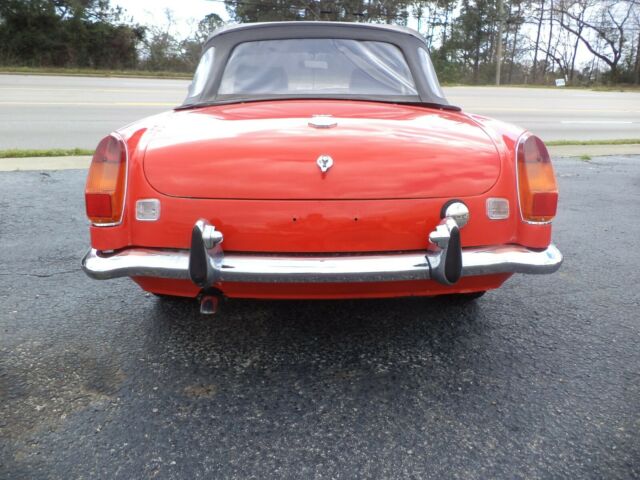 MG MGB 1971 image number 21