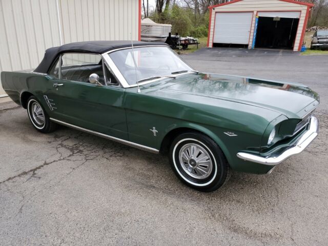 Ford Mustang 1966 image number 21