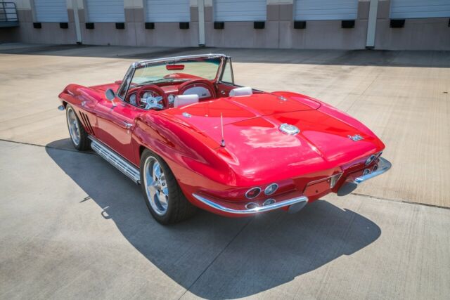 Chevrolet Corvette 1966 image number 10