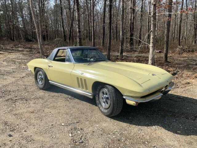 Chevrolet Corvette 1965 image number 0