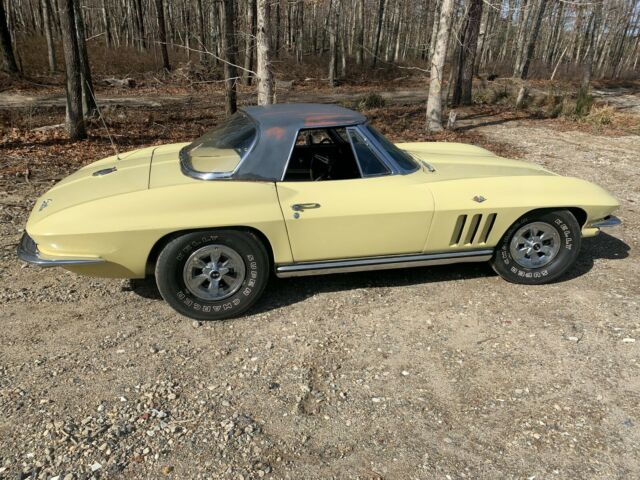 Chevrolet Corvette 1965 image number 1