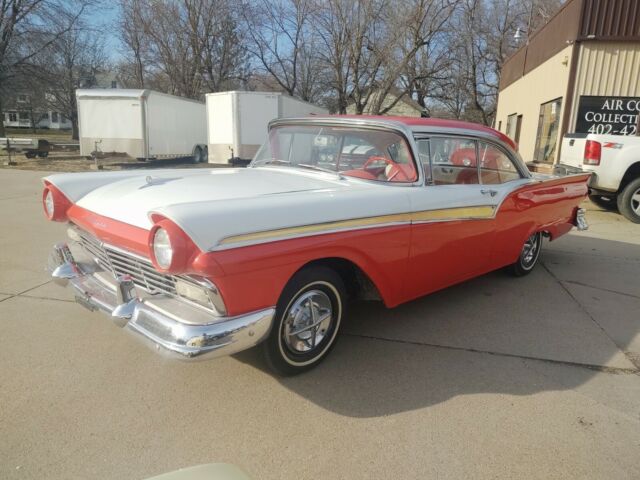 Ford Fairlane 1957 image number 0