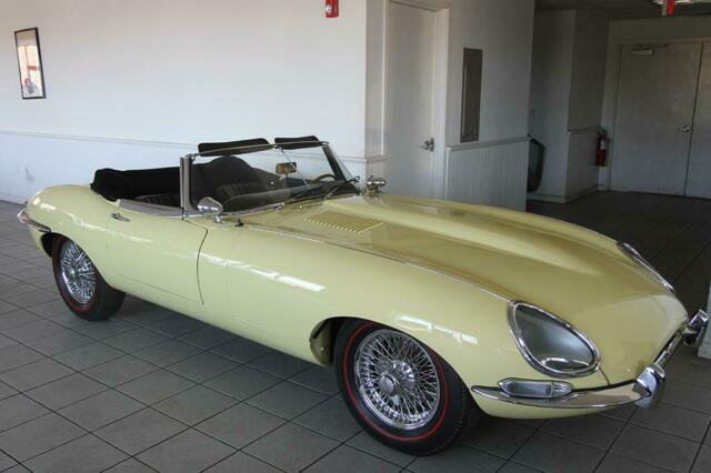 Jaguar E-Type 1967 image number 2