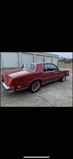 Oldsmobile Cutlass Calais 1979 image number 17