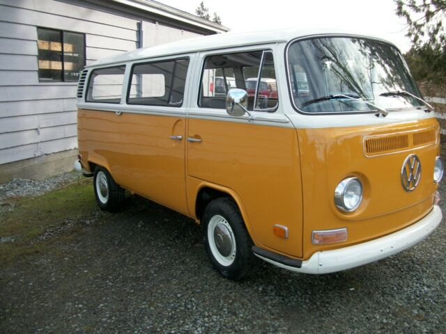 Volkswagen Bus/Vanagon 1972 image number 26