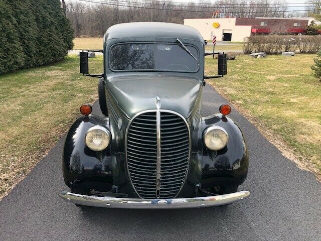 Ford Panel Delivery Truck 1939 image number 1