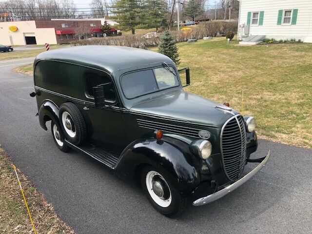 Ford Panel Delivery Truck 1939 image number 10