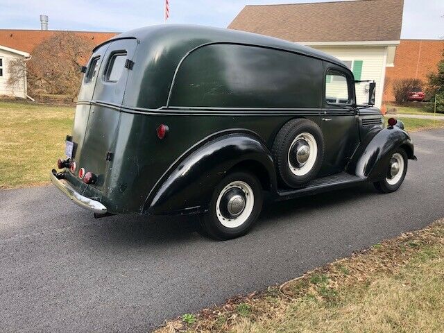 Ford Panel Delivery Truck 1939 image number 4