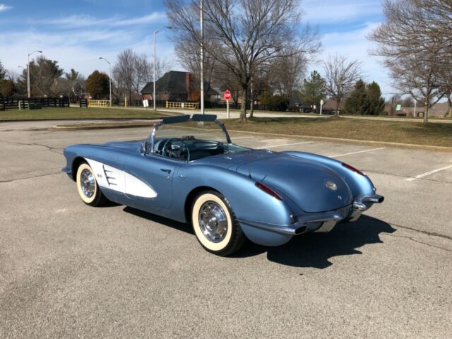 Chevrolet Corvette 1959 image number 22