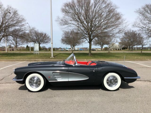 Chevrolet Corvette 1958 image number 21