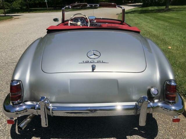 Mercedes-Benz SL-Class 1959 image number 33