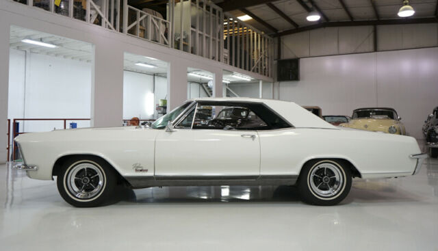 Buick Riviera 1965 image number 26