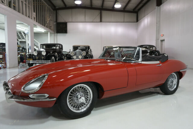 Jaguar E-Type 1967 image number 0