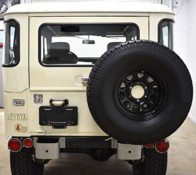 Toyota FJ Cruiser 1971 image number 11