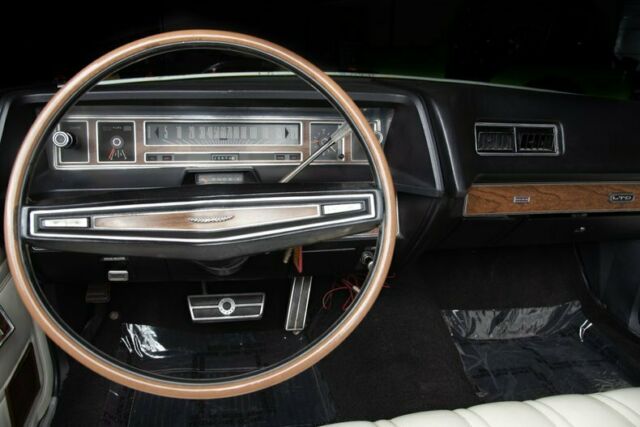 Ford LTD 1972 image number 23