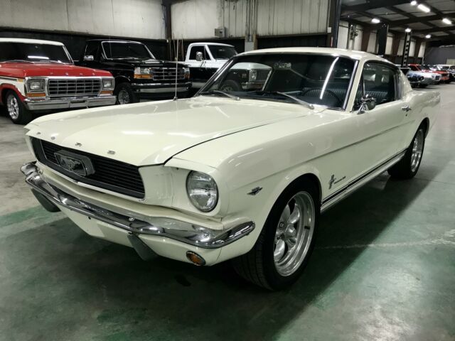 Ford Mustang 1966 image number 0