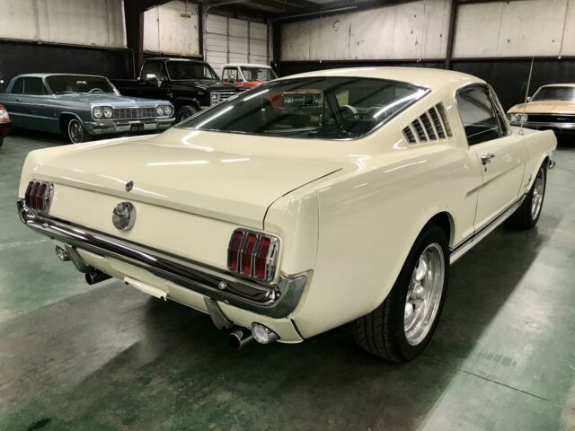 Ford Mustang 1966 image number 28