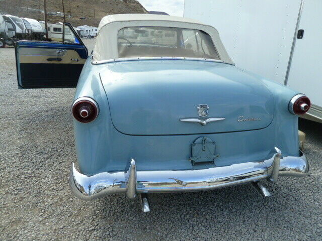 Ford Crestline 1953 image number 12