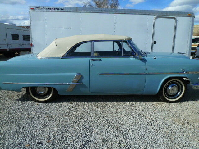 Ford Crestline 1953 image number 23