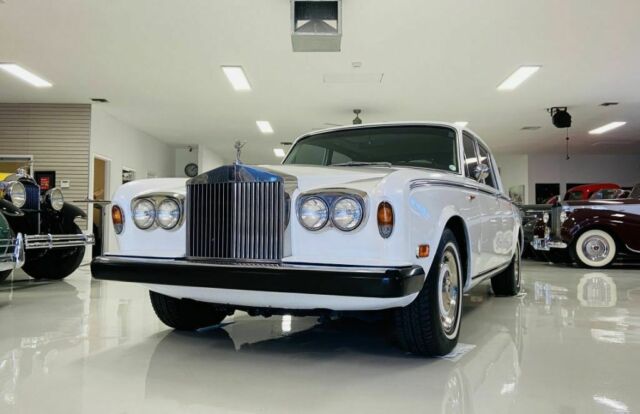 Rolls-Royce Silver Shadow 1975 image number 2