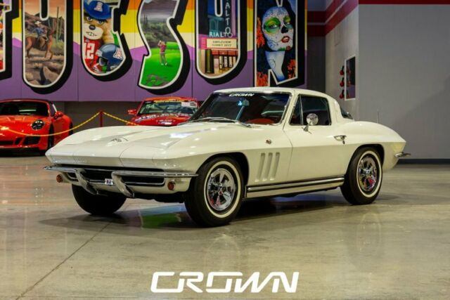 Chevrolet Corvette 1965 image number 27