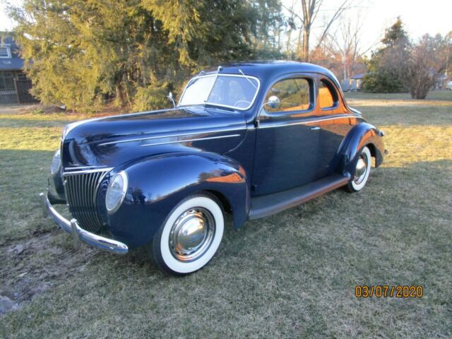 Ford Coupe 1939 image number 0