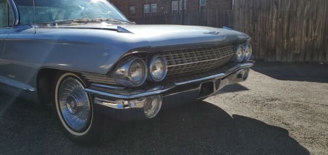 Cadillac Series 62 1961 image number 29