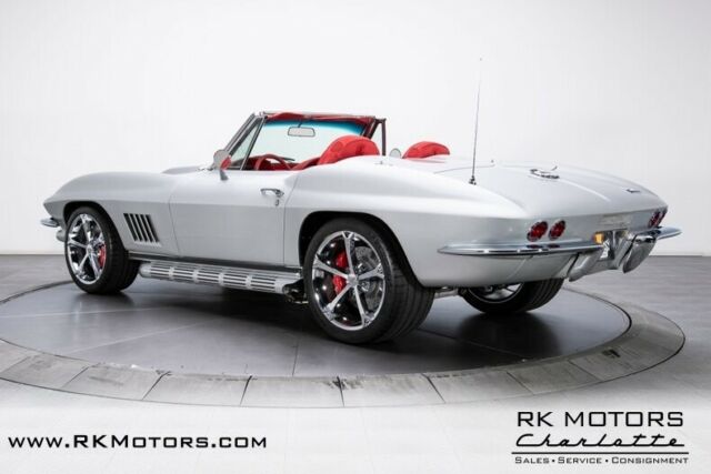 Chevrolet Corvette 1967 image number 11