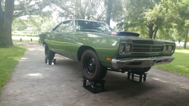 Plymouth Road Runner 1969 image number 2