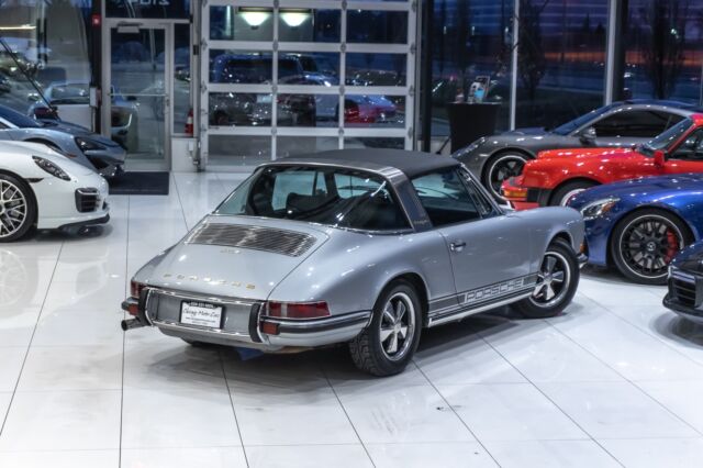 Porsche 911 1971 image number 18