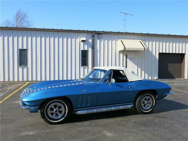 Chevrolet Corvette Convertible, 1965 image number 2