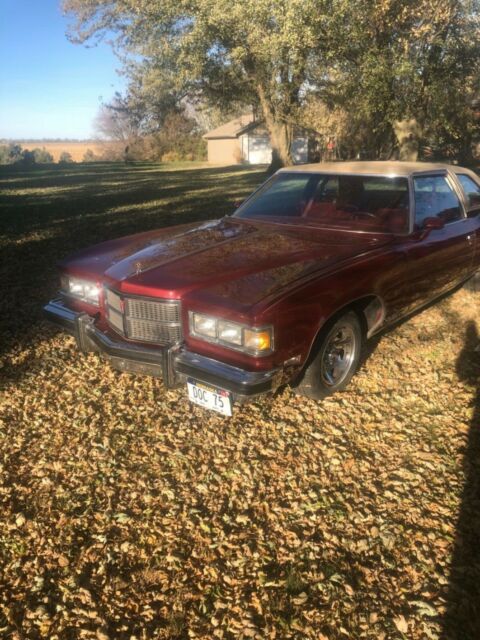 Pontiac Grandville 1975 image number 2