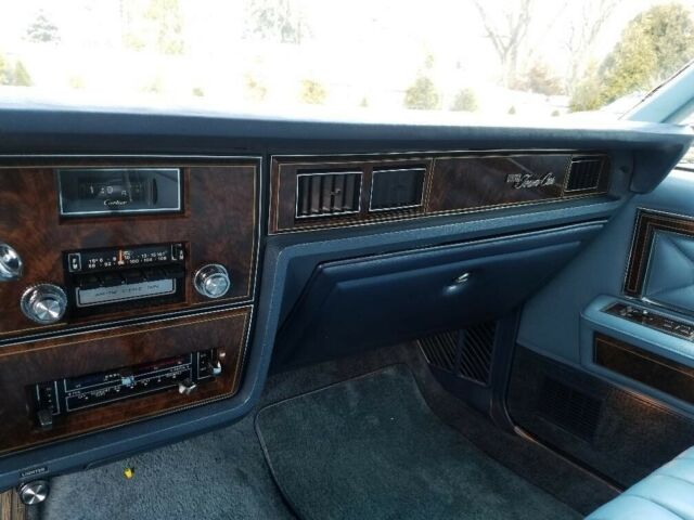 Lincoln Continental 1979 image number 37