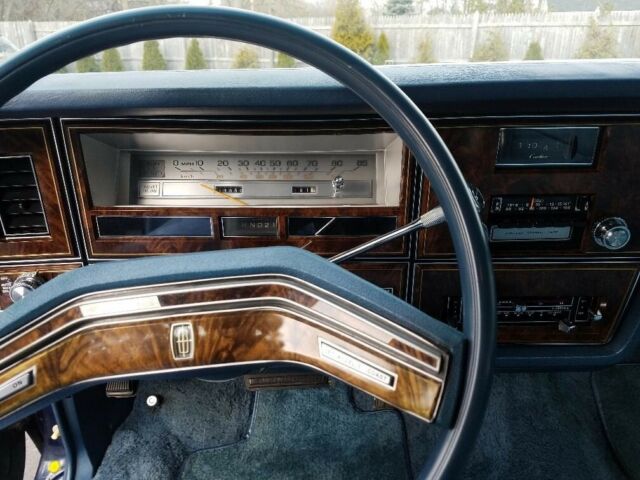 Lincoln Continental 1979 image number 38