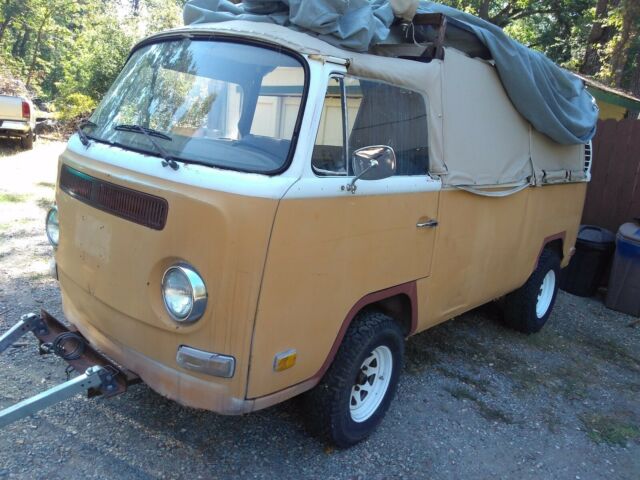 Volkswagen Bus/Vanagon 1971 image number 1