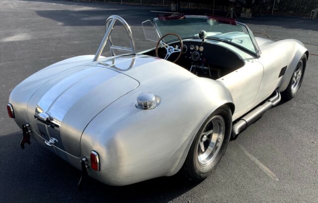 Shelby Cobra 1965 image number 25