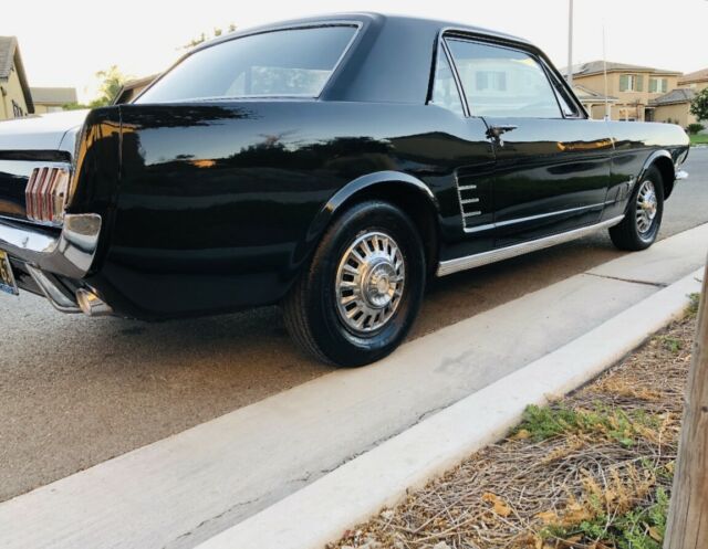 Ford Mustang 1966 image number 24