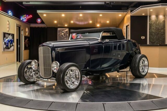 Ford Roadster 1932 image number 0