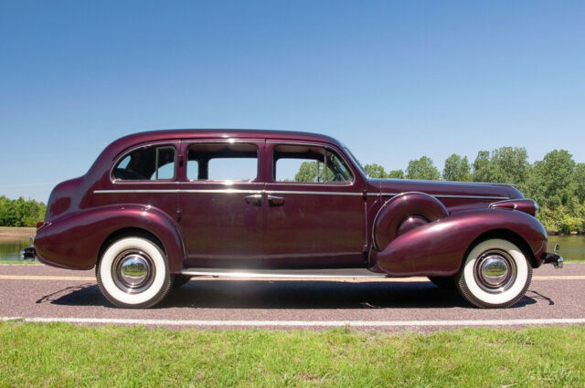 Buick Limited 1939 image number 2